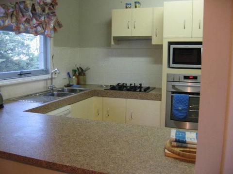 Acacia Grove Holiday House - Melbourne Tourism 3