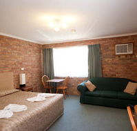 Allan Cunningham Motel and Old Wagon Restaurant - Melbourne Tourism