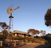 Daysy Hill Country Cottages - Melbourne Tourism
