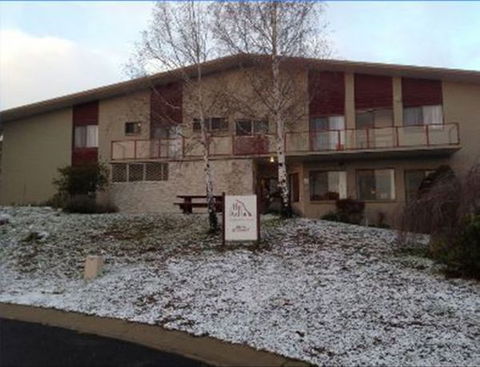Aalberg Chalet Jindabyne - Melbourne Tourism 0
