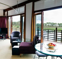 Bettenay's Lakeside Chalets and Luxury Spa Apartment - Melbourne Tourism
