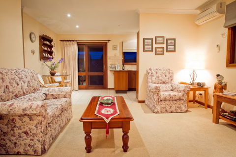 Camden Hillview - Melbourne Tourism 3