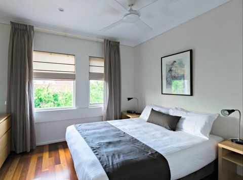 ADELAIDE DRESSCIRCLE APARTMENTS - THE PALMS APARTMENTS KENT TOWN - Melbourne Tourism 5