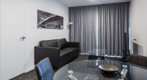 ADELAIDE DRESSCIRCLE APARTMENTS - THE PALMS APARTMENTS KENT TOWN - Melbourne Tourism 17