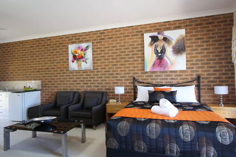 Top Of The Town Motor Inn Yackandandah - Melbourne Tourism 0