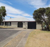 Carthew Street Holiday Home - Melbourne Tourism