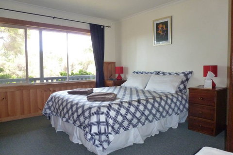 Arties Cottage Accommodation - Melbourne Tourism 2