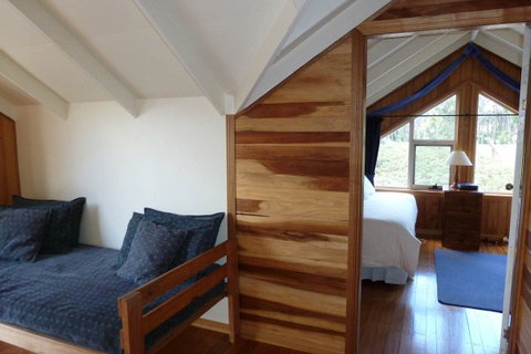 Arties Cottage Accommodation - Melbourne Tourism 6