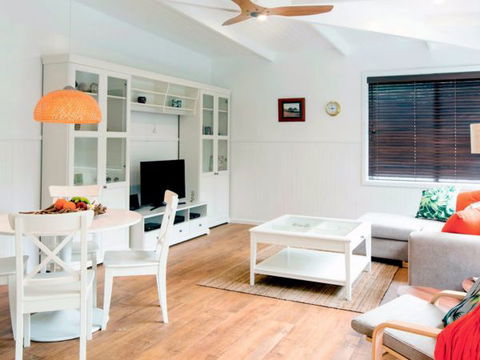Admiralty Apartments - Melbourne Tourism 1