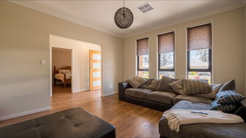 Barossa Family Holiday Home - Melbourne Tourism 4