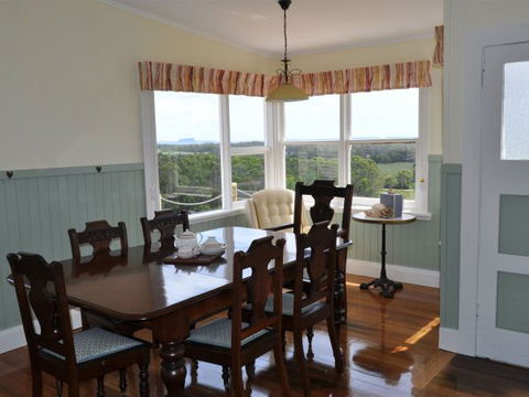 Beth's Cottage Roaring 40s - Melbourne Tourism 2