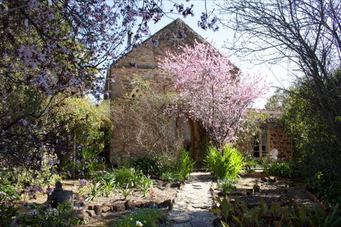 Christabelle Cottage - Melbourne Tourism 1