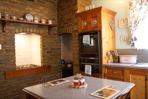 Christabelle Cottage - Melbourne Tourism 2