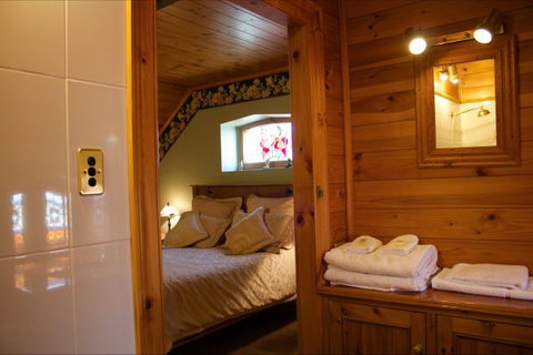 Christabelle Cottage - Melbourne Tourism 5