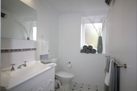 Charbella's On Norma - Melbourne Tourism 8