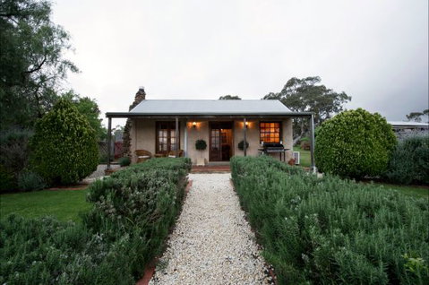 Enerby Farm Cottage - Melbourne Tourism 2