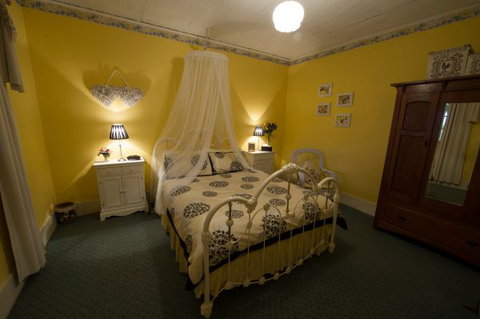 Enerby Farm Cottage - Melbourne Tourism 4