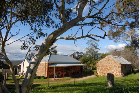 Enerby Farm Cottage - Melbourne Tourism 8