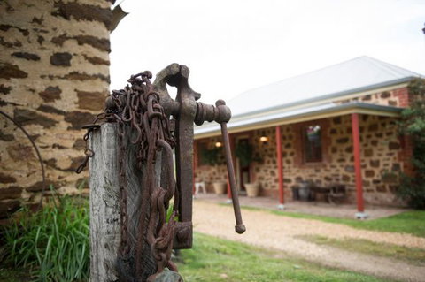 Enerby Farm Cottage - Melbourne Tourism 9
