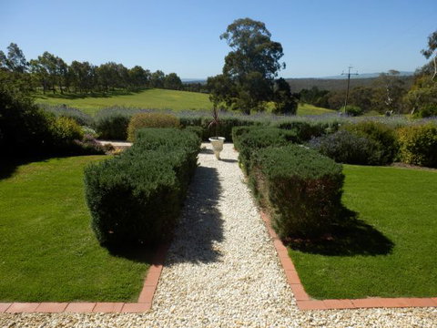 Enerby Farm Cottage - Melbourne Tourism 10