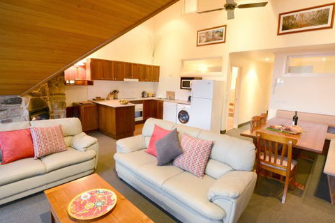Falls Creek Country Club - Melbourne Tourism 3