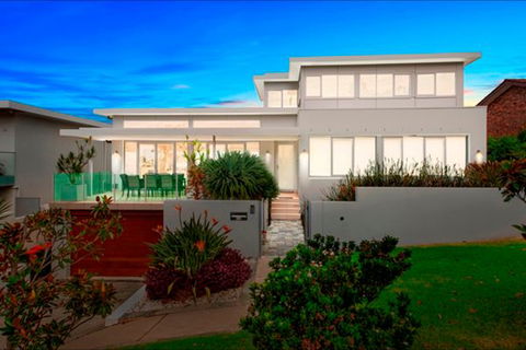 Limelight - Melbourne Tourism 0