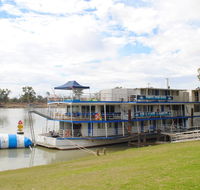 Murray River Queen Backpackers - Melbourne Tourism