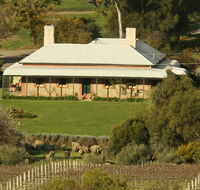 Oliver's White Hill Bed and Breakfast - Melbourne Tourism