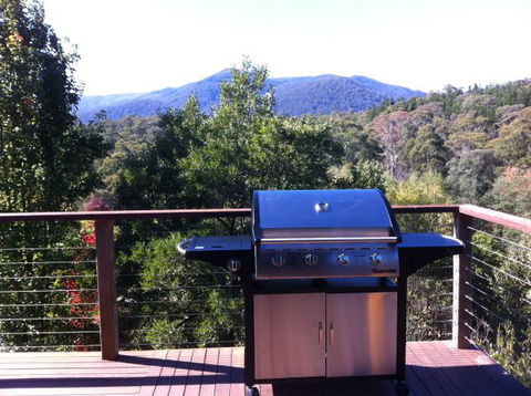 Moonlight Ridge Chalet - Melbourne Tourism 1