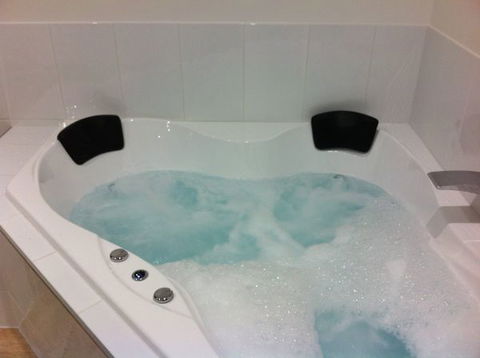 Moonlight Ridge Chalet - Melbourne Tourism 2