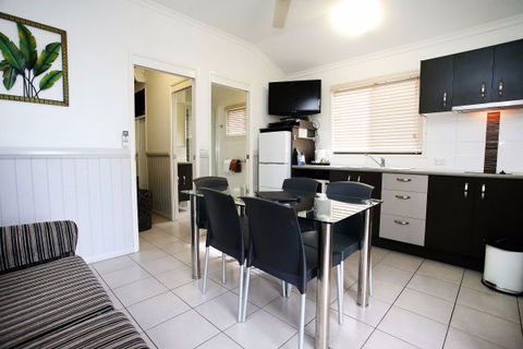 Rowes Bay Beachfront Holiday Park - Melbourne Tourism 8