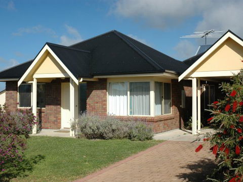 Seashells Apartments Unit 2 - Melbourne Tourism 3