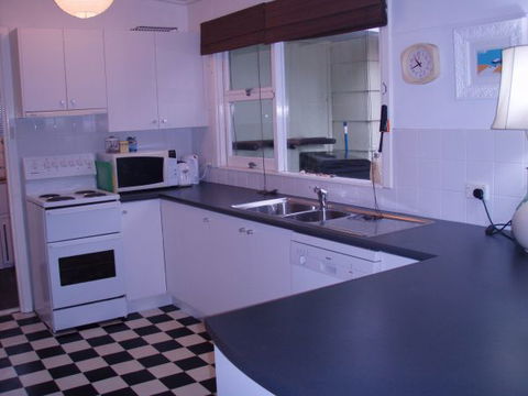 The Classic Beach House - Melbourne Tourism 4