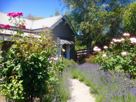 Valley View Cottage - Melbourne Tourism 0