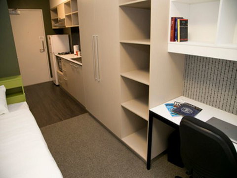 Abercombie Student Accommodation (Summer) - Melbourne Tourism 4