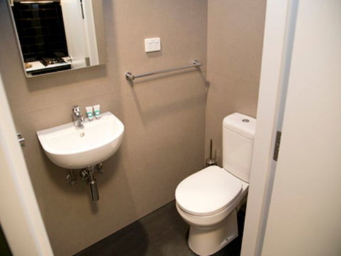 Abercombie Student Accommodation (Summer) - Melbourne Tourism 6