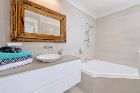 Apricari - Melbourne Tourism 8