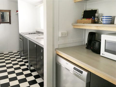 Atlantis Seafarers Cottage - Melbourne Tourism 4