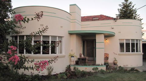 B&B Wodonga - Art Deco Accommodation - Melbourne Tourism 0