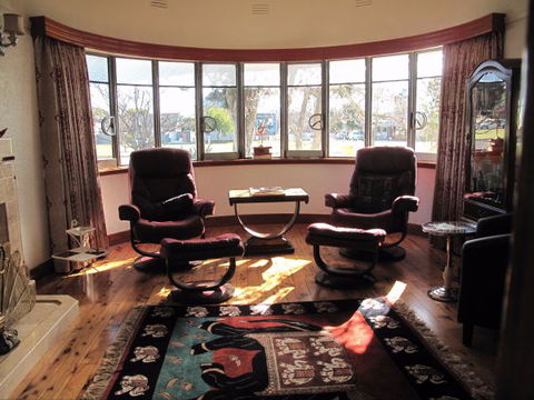 B&B Wodonga - Art Deco Accommodation - Melbourne Tourism 5