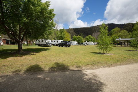 Bright Freeburgh Caravan Park - Melbourne Tourism 0