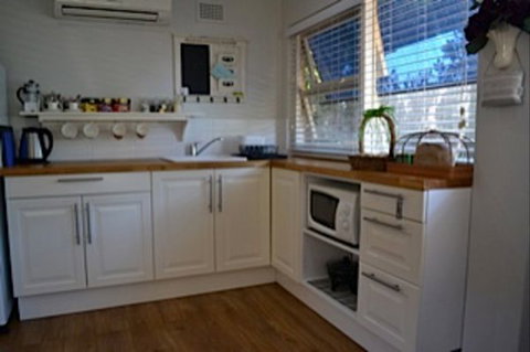 Garden Cottage B And B - Melbourne Tourism 2