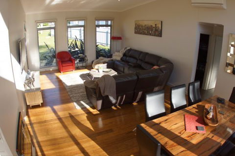 Hemley House - Melbourne Tourism 2