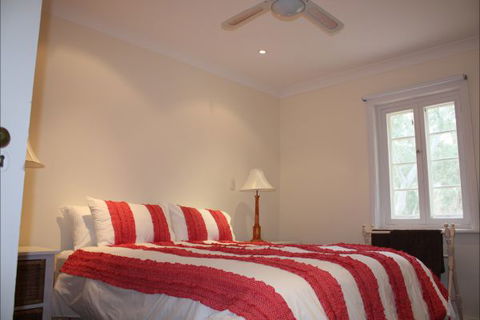 Hughes Park Cottage & Weddings - Melbourne Tourism 1
