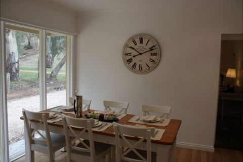 Hughes Park Cottage & Weddings - Melbourne Tourism 5