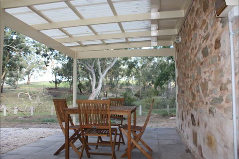 Hughes Park Cottage & Weddings - Melbourne Tourism 6