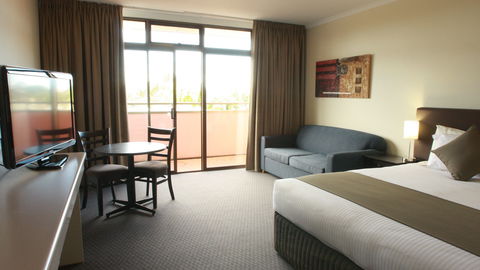 Adelaide Meridien Hotel & Apartments - Melbourne Tourism 0