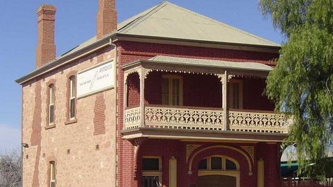 Savings Bank Of South Australia - Old Quorn Branch - Melbourne Tourism 3