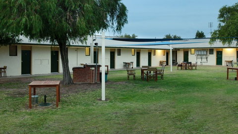 Anglers Inn - Melbourne Tourism 0