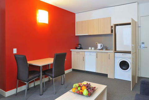 Metro Apartments On Bank Place - Melbourne Tourism 4